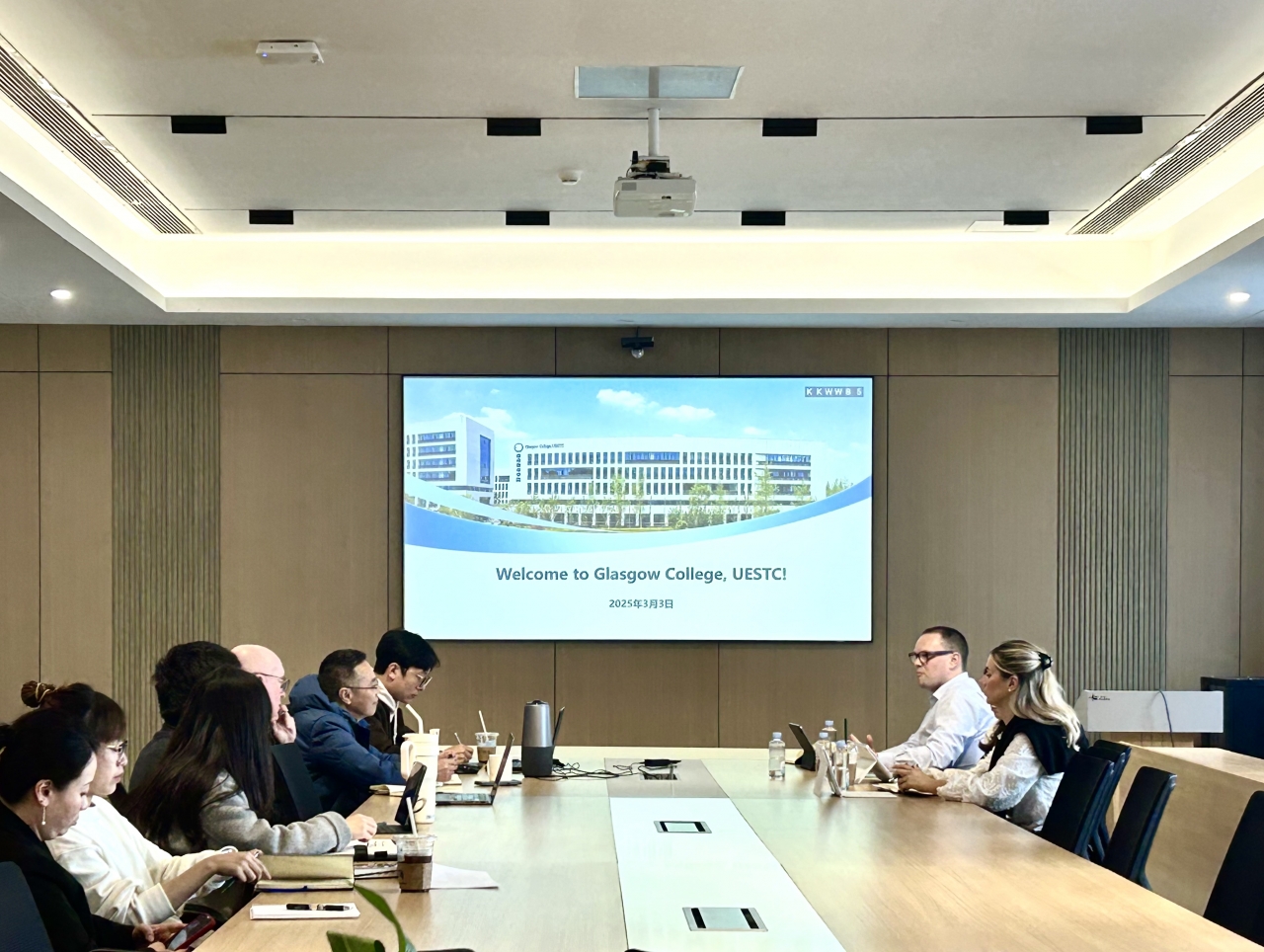 格拉斯哥大学学生注册处负责人来访格拉斯哥学院