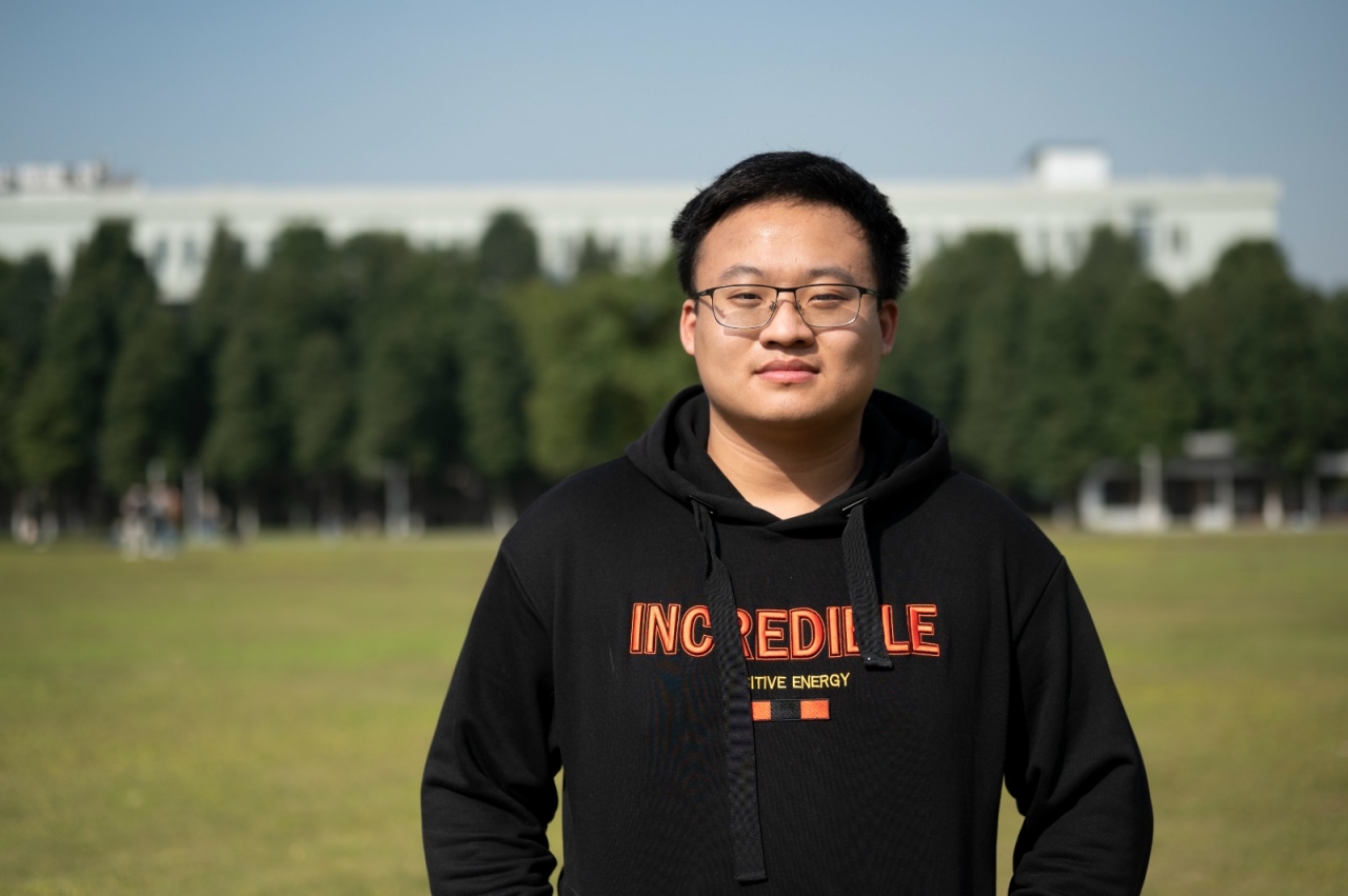 刘嘉诚.jpg 53712e9b8f2190ce587670c64ebb6ac6_fd5b0.j