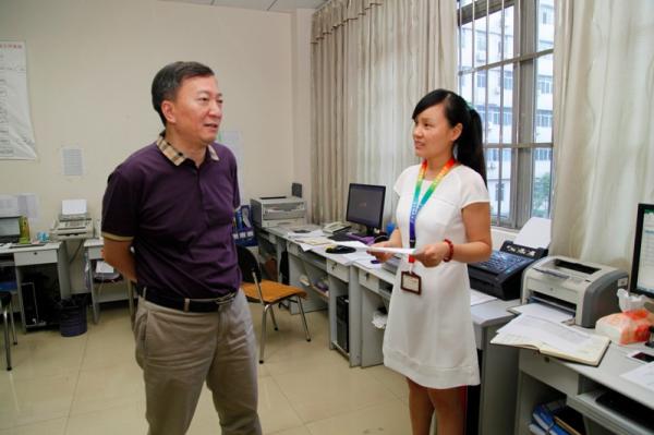 校领导视察学校本科招生工作现场