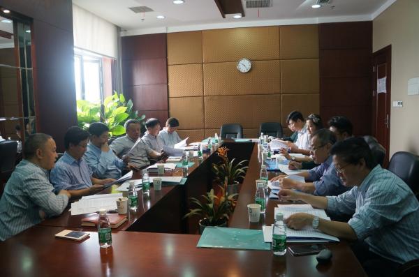 学校召开研究生教学指导委员会第一次工作会议