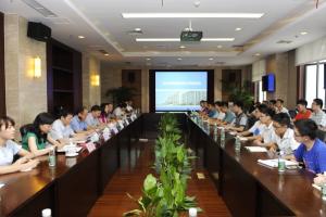 学校举行2015届优秀毕业生代表座谈会