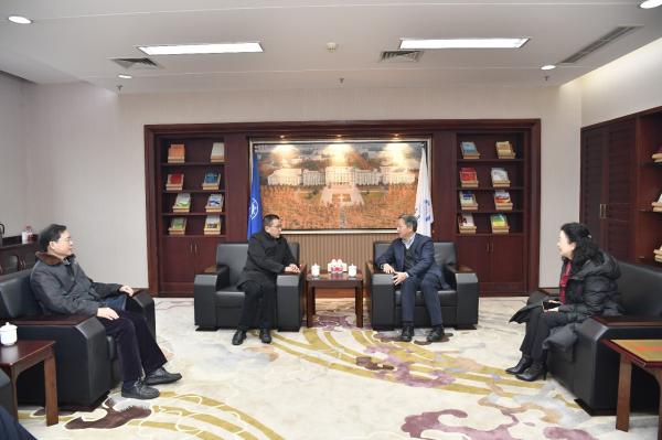 四川省总工会党组成员、副主席苗勇来校访问