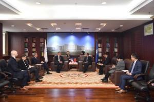 法国驻华大使罗梁来校访问