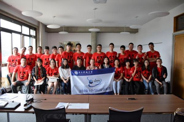 与弗里堡大学国际处处长和工作人员合影—刘竹天.JPG 与弗里堡大学国际处处长和工作人员合影—刘竹天.JPG