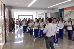 【改革视点】本科招办拓展中学参观模式 深度展示成电魅力