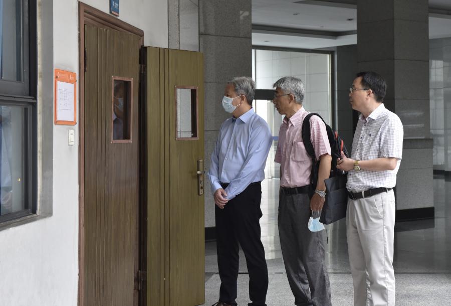 本科生开课首日  教学秩序井然