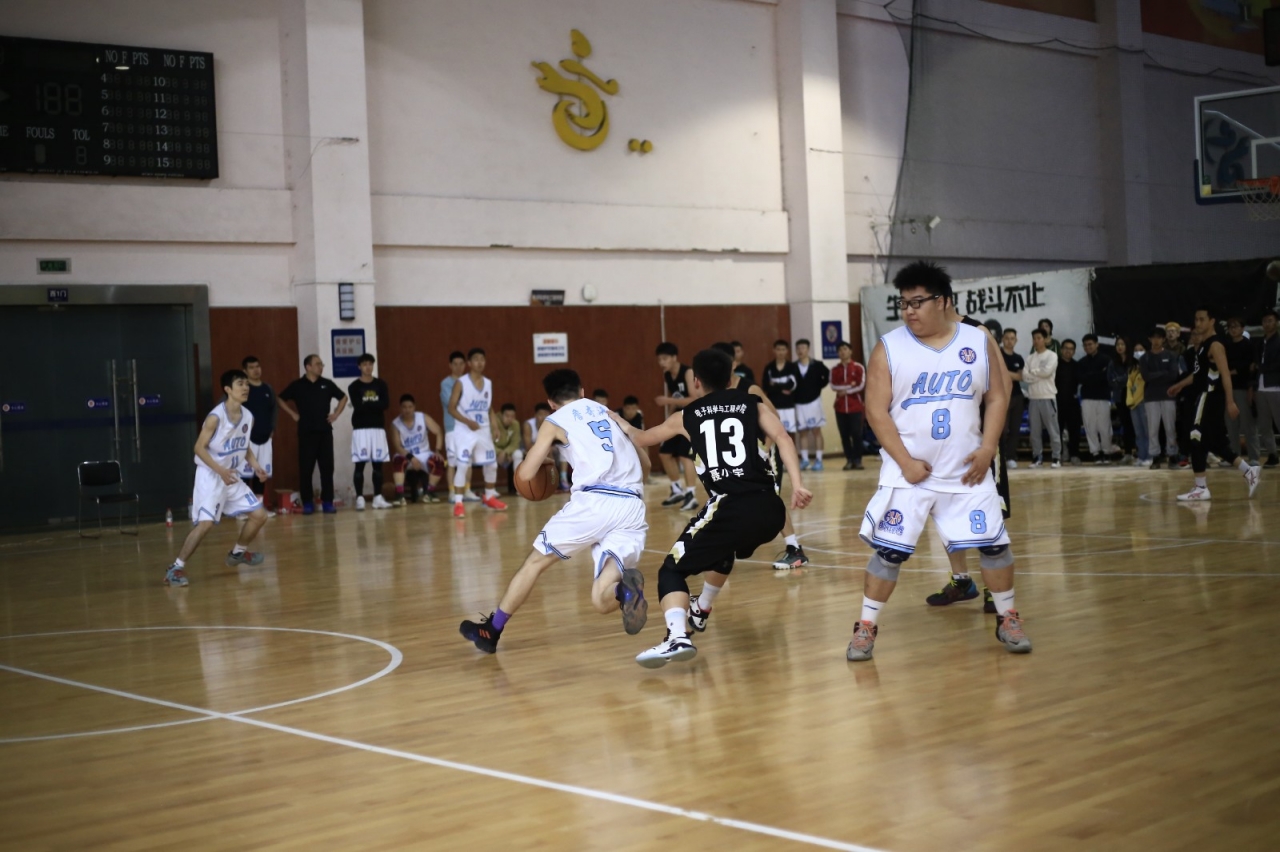 自动化学院三分绝杀勇夺校研究生篮球赛双冠军