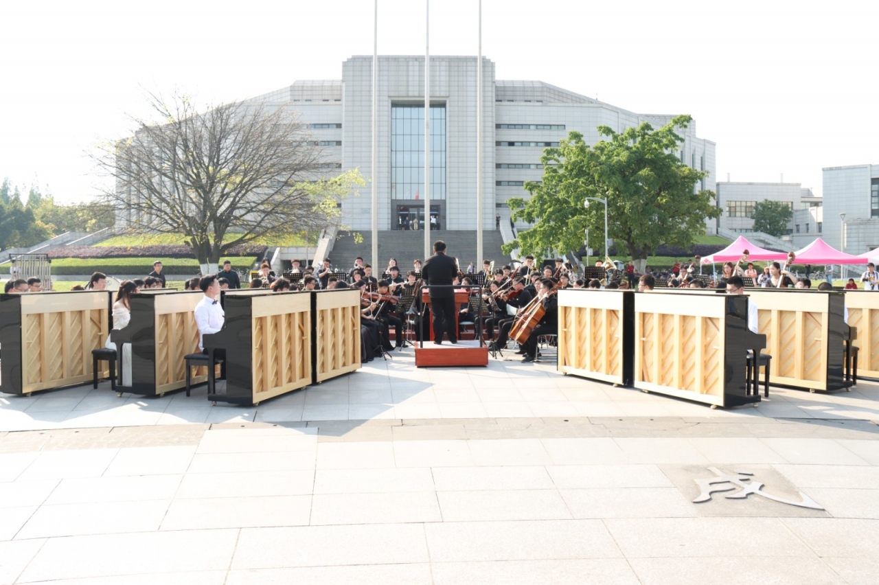【党史学习教育】钢琴齐奏红色经典 师生同迎建党百年