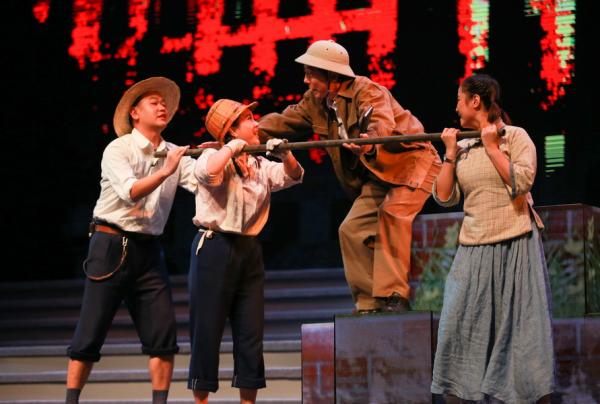 huaju_0003_缩小大小.jpg 5a508b6a900ff741be8771c2f5b7ea67.jpg