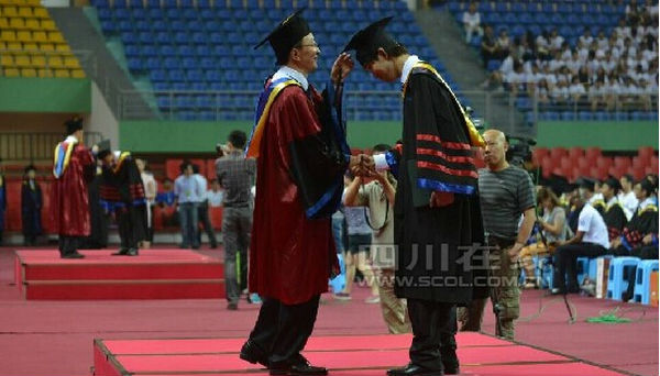 【毕业】四川在线：电子科技大学2014届毕业典礼 校长寄语“选择”