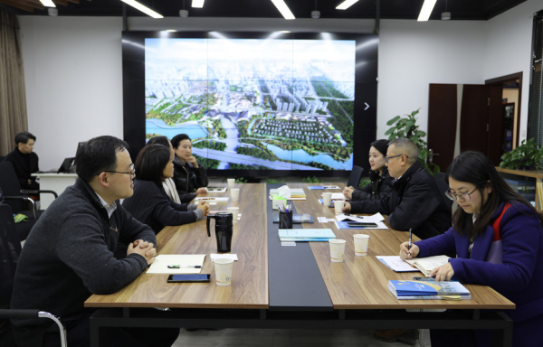 高新区新经济发展局领导考察数字文化与传媒研究中心