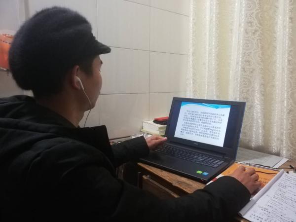 黄兵.jpg 黄兵.jpg