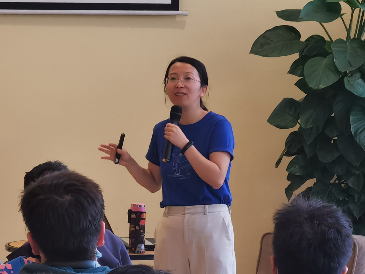 【成电下午茶】梁菁老师分享“大学本科阶段的科研尝试”