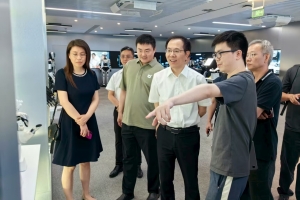 胡俊校长走访上海校友会