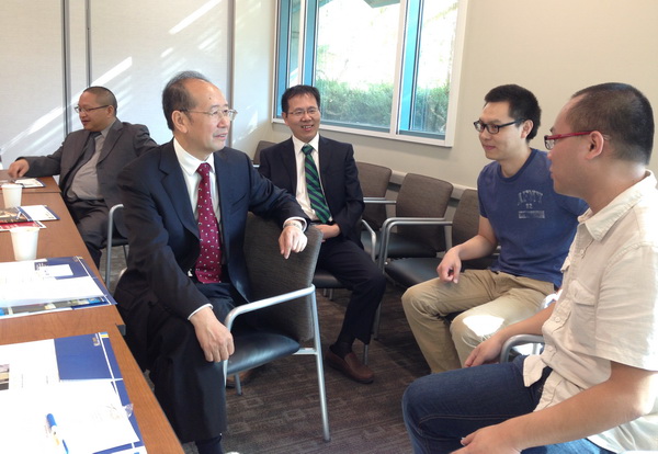 志强书记与博士生见面.JPG 5df1c10d13a4c13d13398ecc3509243b.jpg