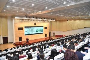 学校召开2018年学生思想政治工作会