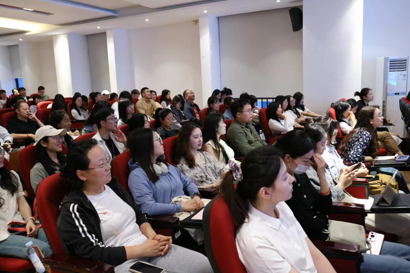 公共管理学院举办公共管理学术期刊交流会