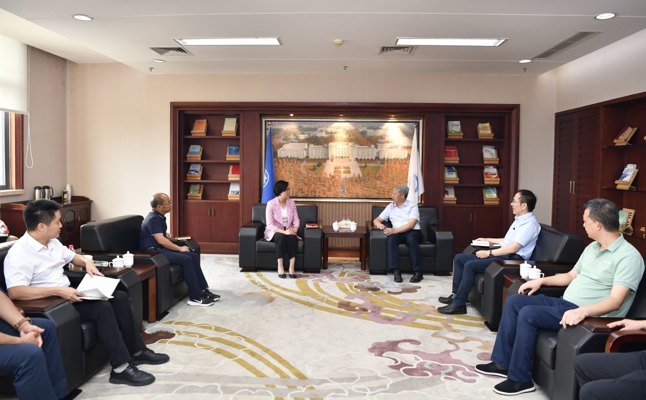 岑巩县县长王思红一行来校访问