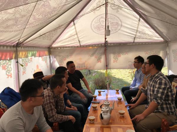 研究生院党支部赴甲根坝乡开展爱心帮扶活动