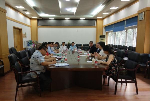 英国IET主席Jeremy Watson教授一行来校交流