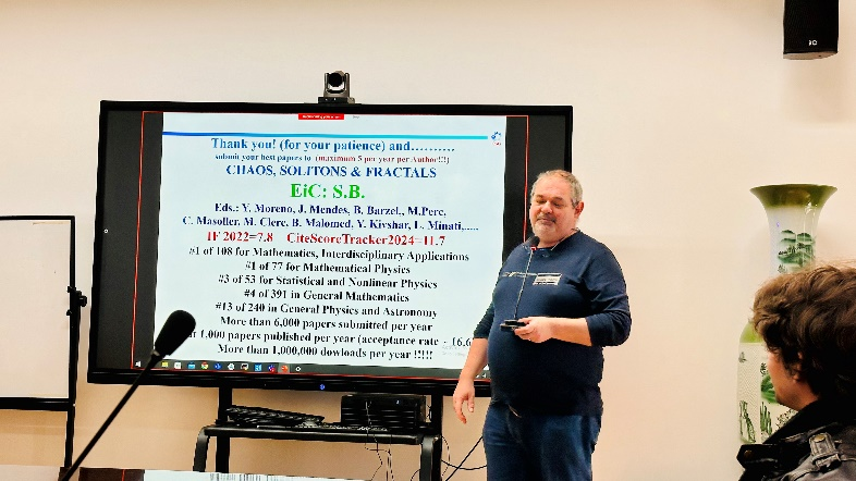 欧洲科学院院士、意大利国家科学院复杂系统研究所常务研究主任Stefano Boccaletti教授做客名师讲堂