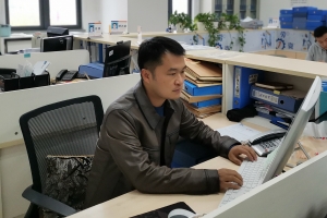 【校级荣誉·管理服务标兵】敢“闯”会“创”能“干”，他在深圳高研院勇做“拓荒牛”！