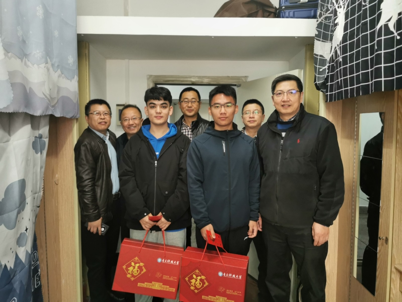 02-本科生.jpg 61dc1e33823918037aeb4937d0d56de9.jpg