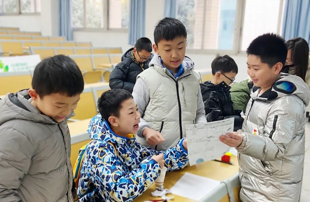 6246f7387f1c134369691a10e28ba70b_85f3c.j