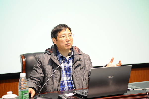 学校举行2016年党风廉政建设专题报告会