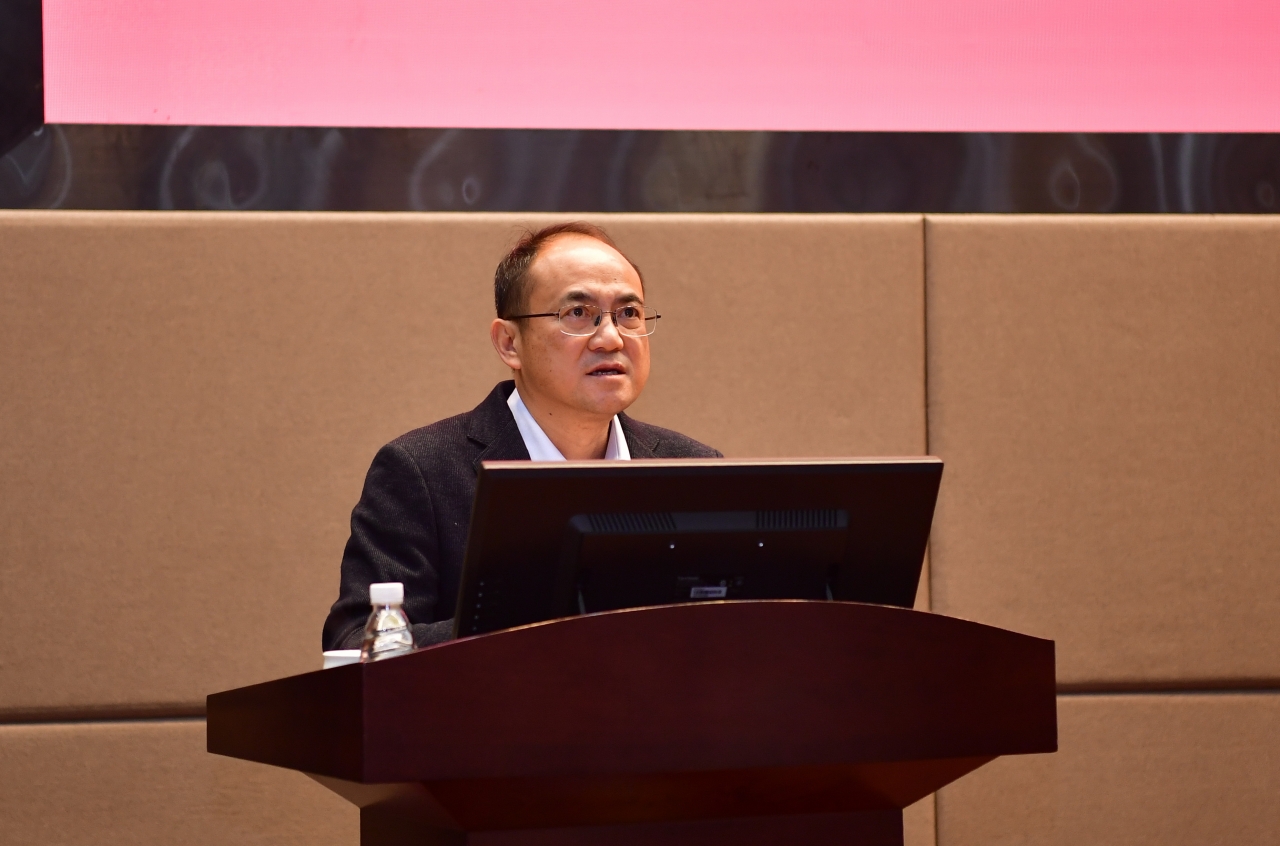 校长.JPG 校长.JPG