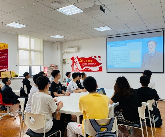 我校教师录制四川省百万大学生同上“四史”大课视频录像