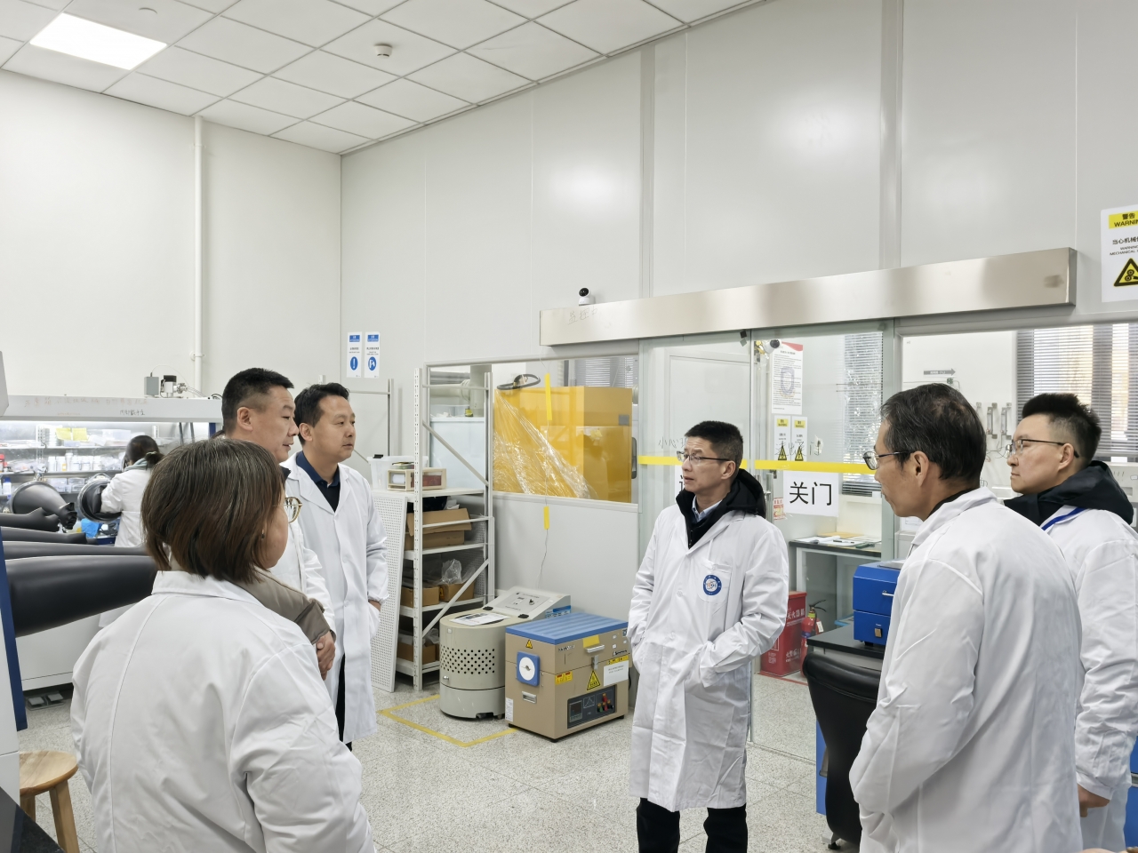 2026.01.21——副校长罗光春带队开展寒假期间校园实验室安全检查 - 新闻稿照片1.jpg