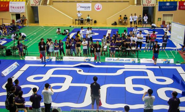 我校代表队在“飞思卡尔”杯智能汽车竞赛西部赛获六个一等奖