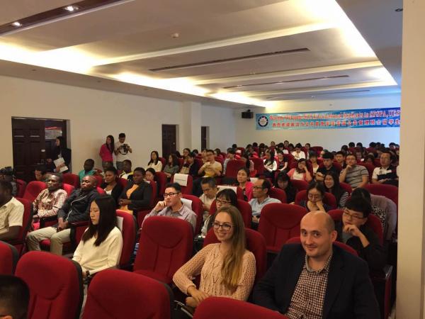 留学生开学.JPG 留学生开学.JPG