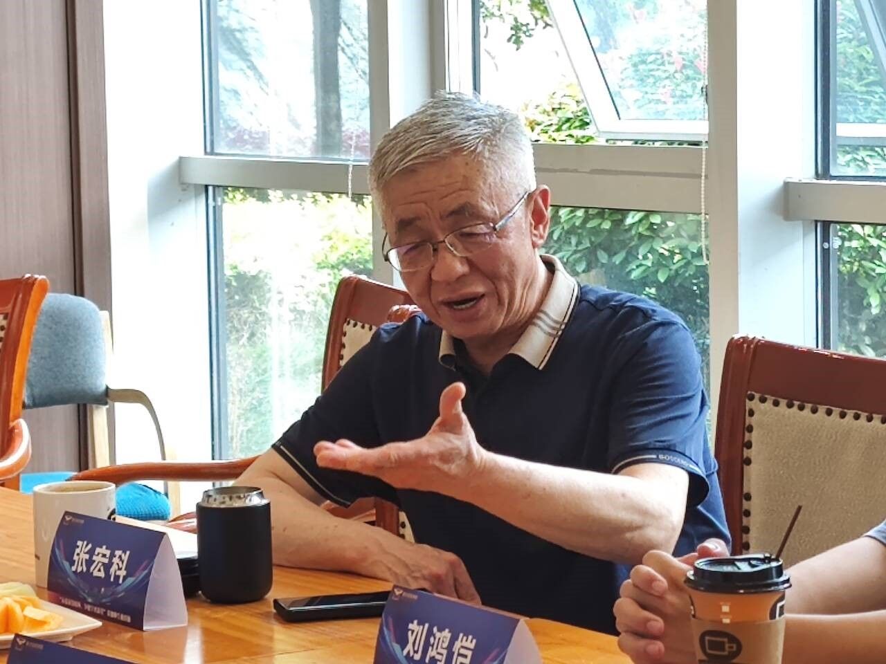 张宏科院士作客“英咖师生面对面”活动并与青年学子深入交流