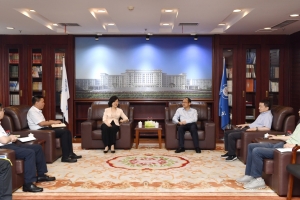 交通银行四川省分行负责人张薇一行来校访问