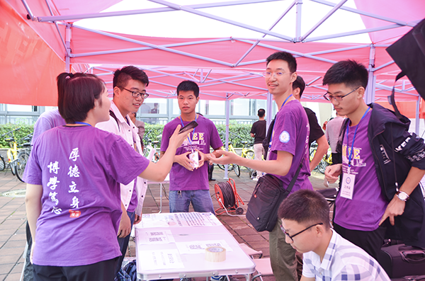 【迎新】经管学院做好迎新工作 上好大学第一课