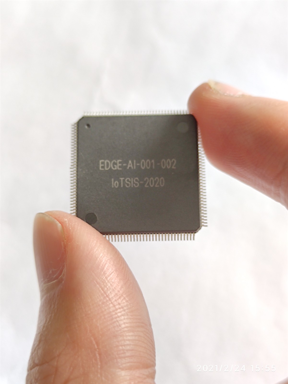 手指封装芯片.jpg 665417b11ef3ff48e4cfdaeae1bc601d.jpg