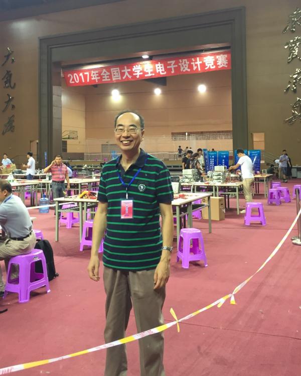 钟洪声.jpg 钟洪声.jpg