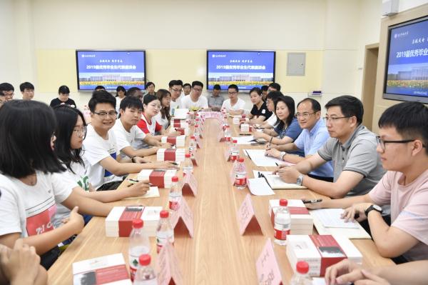 _ND50633.JPG 67b8ac11388540ffb5cf4c09a215a8b9.jpg