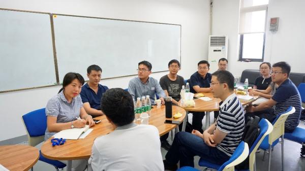 数学学院召开座谈会交流专业教师协同育人