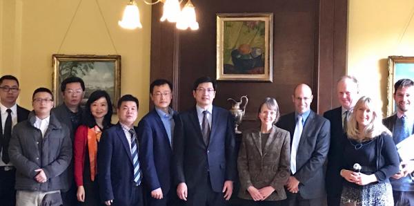 在英国牛津大学.jpg 在英国牛津大学.jpg