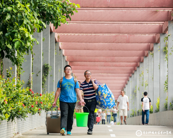 中山学院迎新工作顺利开展