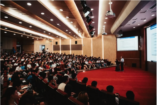 【成电讲坛】菲尔兹奖得主洛朗·拉福格畅谈数学、知识与真理