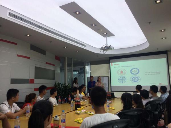 示范性微电子学院开展新生教育第一课“企业半日游”