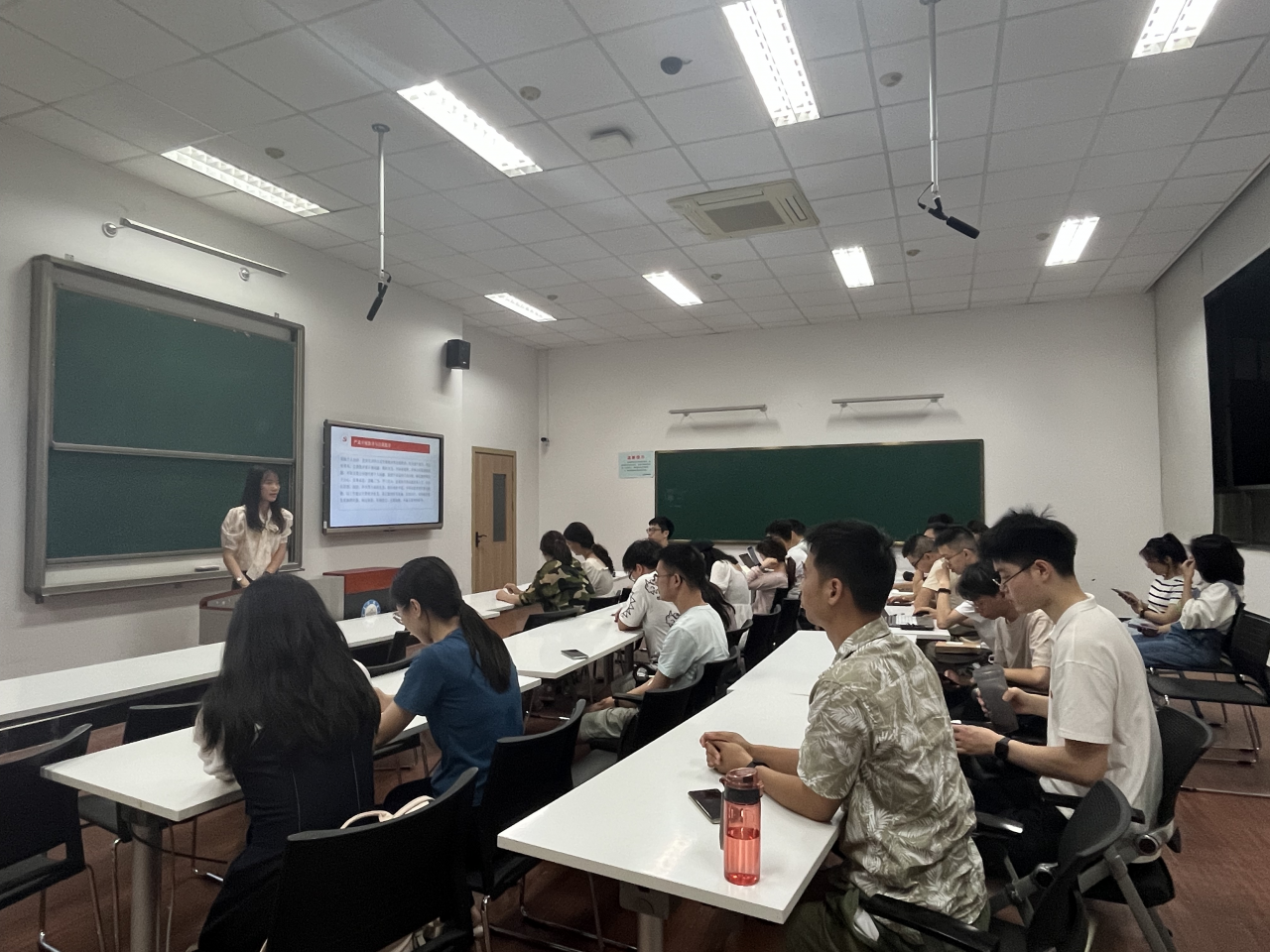 【主题教育】基础院党委：以五个“坚持”扎实推进主题教育见行见效