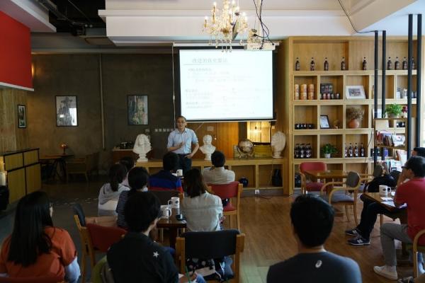 IEEE Fellow洪奕光研究员做客名师讲堂