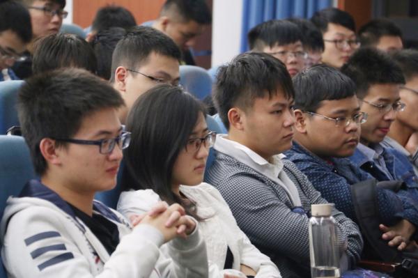 学工部部长于乐做客"物电人时光"分享成长