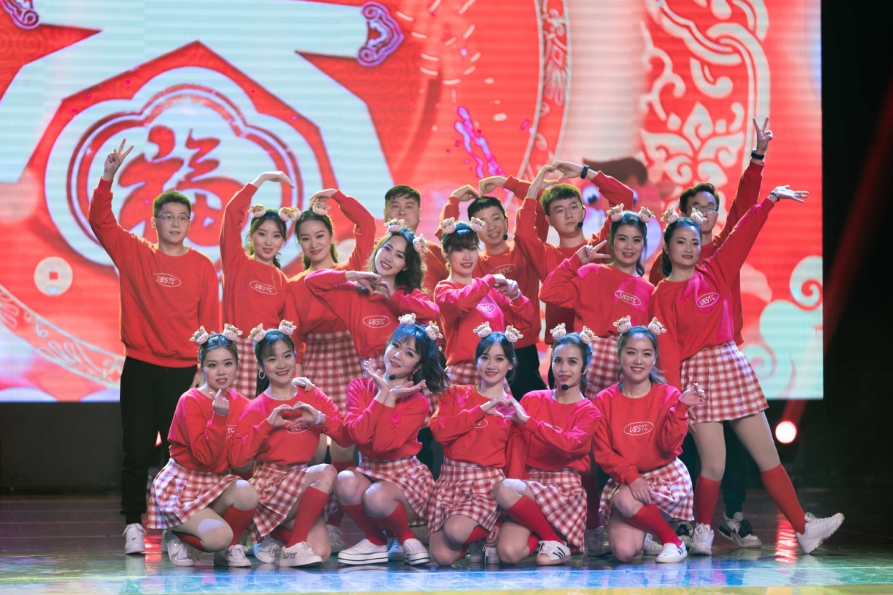 《happy 牛 year》.jpeg 6bb6fc7de124e8ed36e024b475ea123b.jpeg