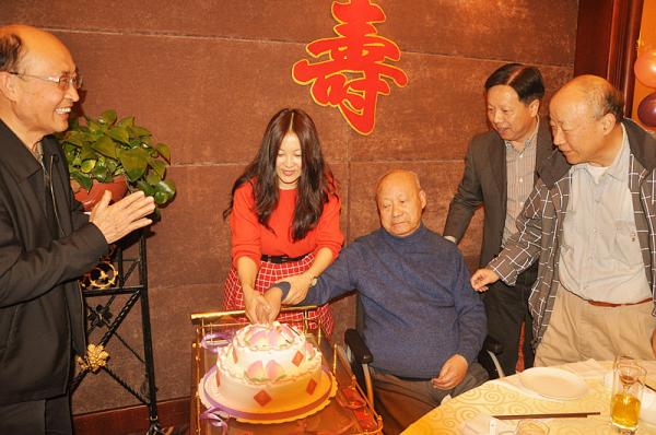 学校庆祝林为干院士九十五岁寿辰